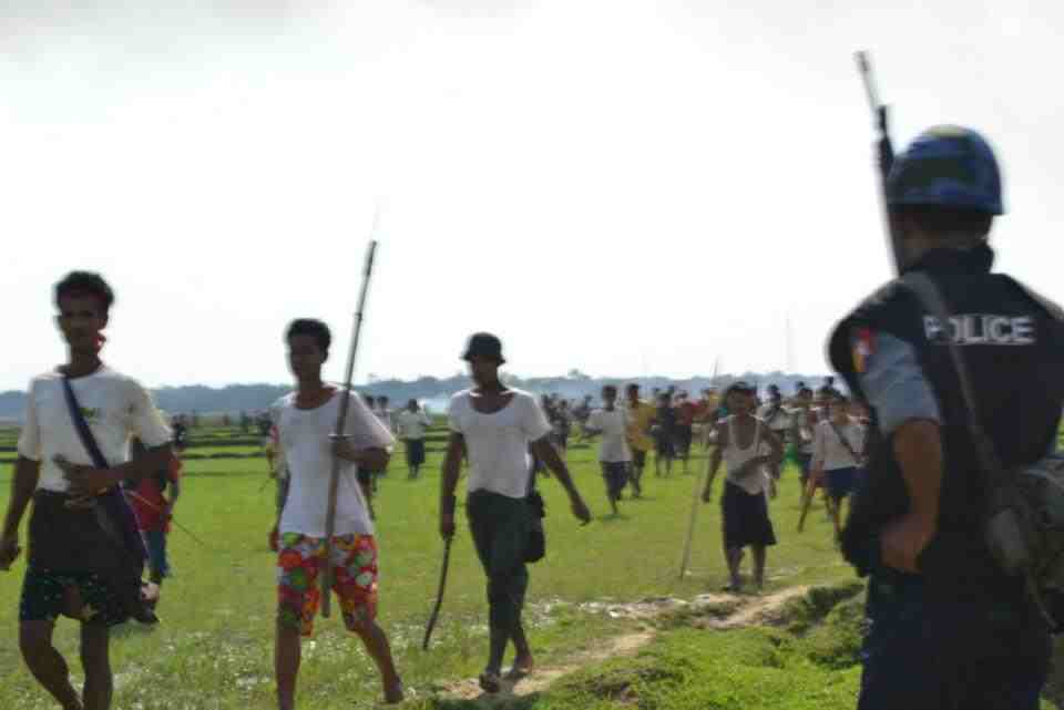ทางการพม่าประกาศขีดเส้นตายให้ประชาชนในรัฐยะไข่มอบอาวุธทุกชนิดให้แก่ตำรวจ